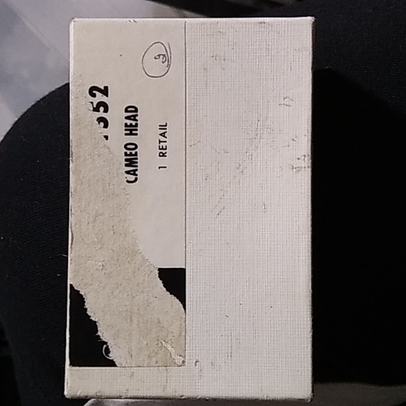 Crowning Touch Collection Brass Cameo - Picture 6 of 6